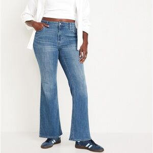 Brand New Old Navy jeans sz 18 high-rise “Wow” Flare regular length. New w/o tag